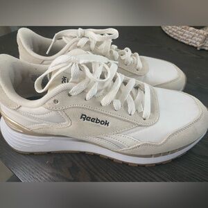 New Reebok Classic White Leather Sneakers Size 8.5